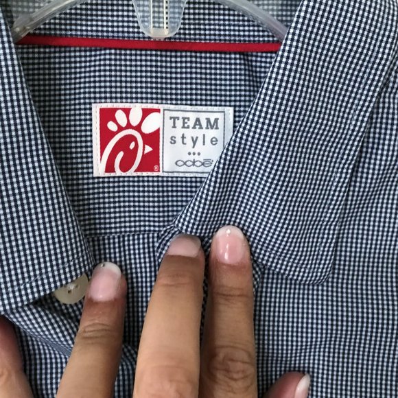Chic-Fil-A Employee Shirt Team Member Short Sleeve Button Down - Picture 4 of 4